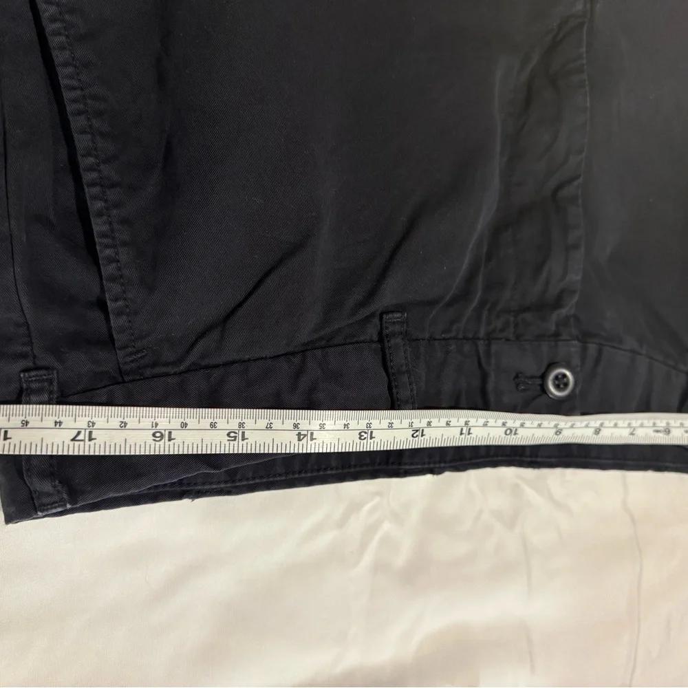 Uniqlo Black Flat Front Chino Shorts - Picture 6 of 9